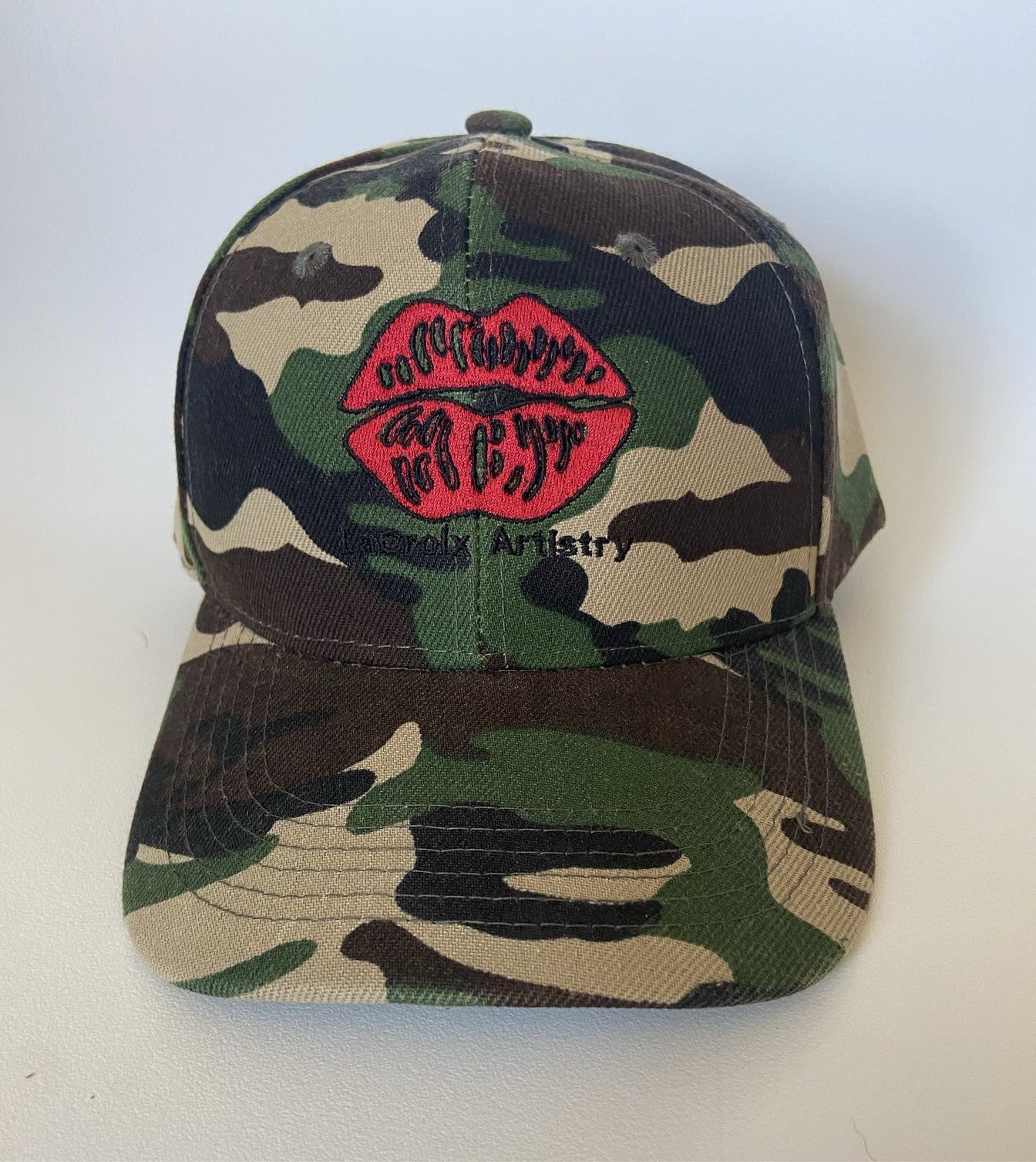 Red Kissy Lips camouflage hat